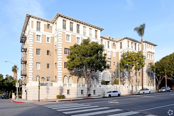 West Hollywood Apartment Building Sells for $16M