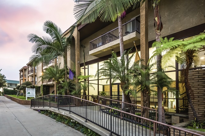 Hawthorne Apartment Complex Sells for $18.5M