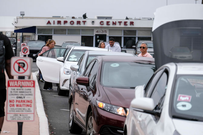Airport Seeks Lift From Ridesharing