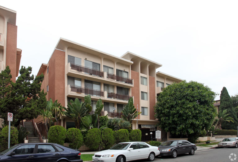 Brentwood Apartment Complex Fetches Top Dollar