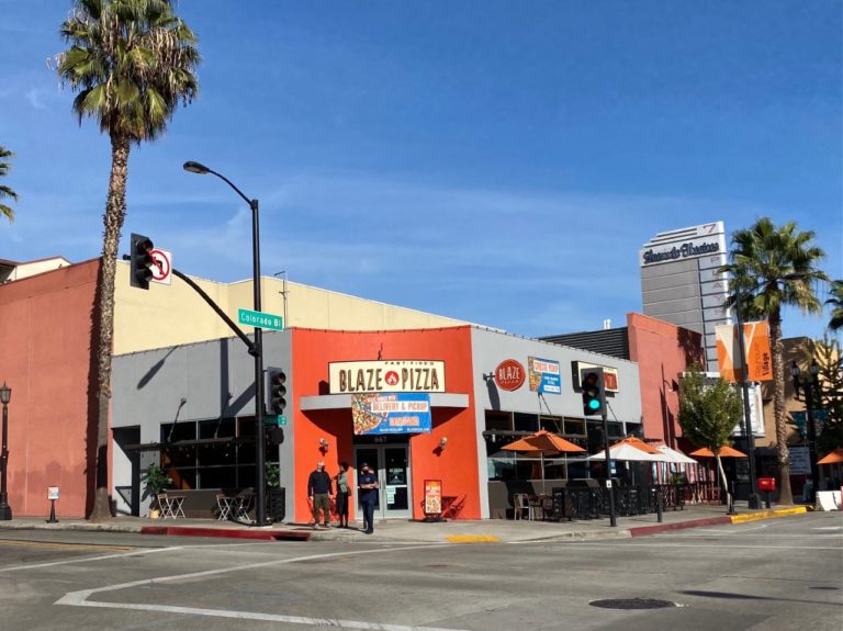 Laemmle Theatres Sells Pasadena Location