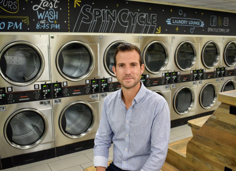 LA Laundromats Clean Up Amid Covid