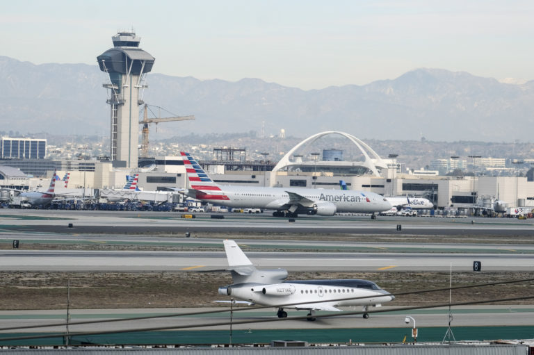 Omicron Drives January Airport Passenger Traffic Down 25%