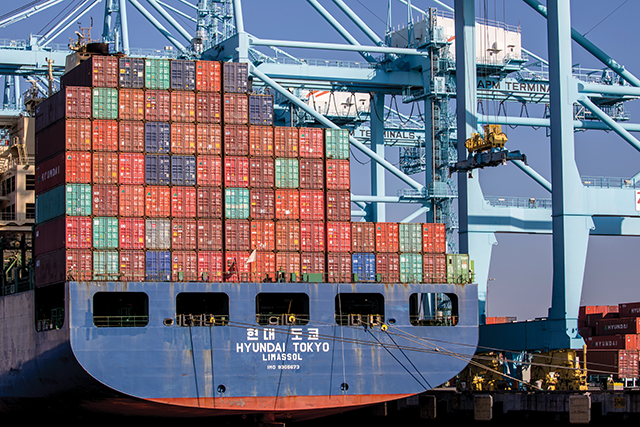 Imports Fall at Los Angeles, Long Beach Ports