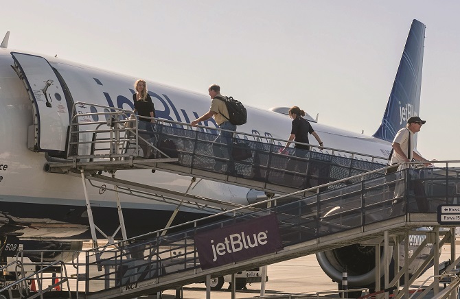 JetBlue Slashes LB Flights