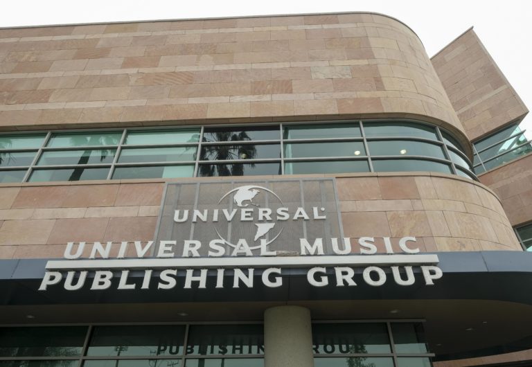Universal Music IPO Set by Year-End