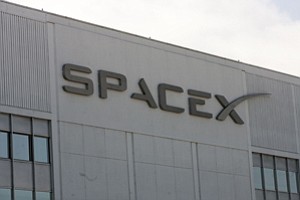 SpaceX Plans 10 Percent Workforce Reduction