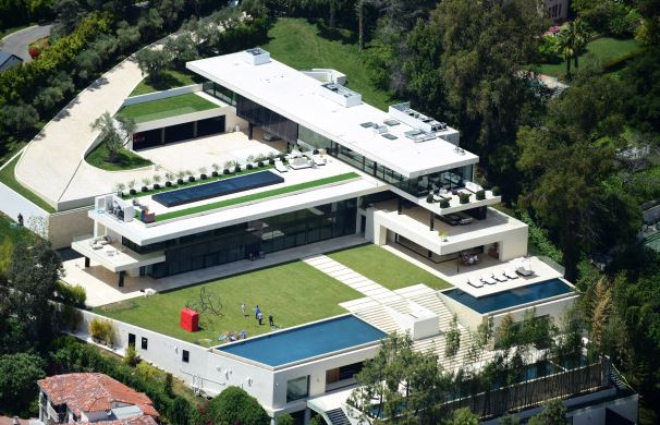 Beyoncé and Jay Z Reportedly Make $120 Million Offer on Bel Air Mansion