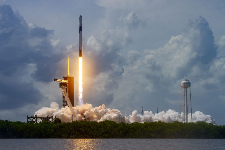 SpaceX Plans Space Station Mission in August