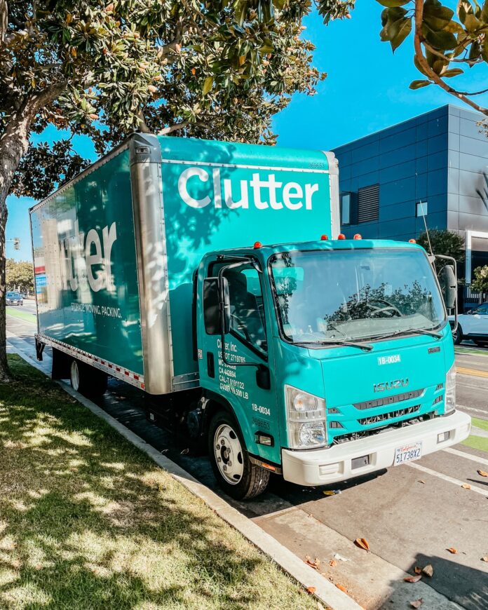 Clutter truck