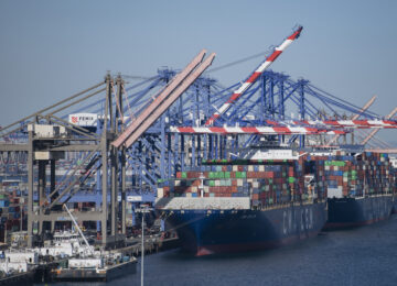 Ports start contract talks with dockworkers