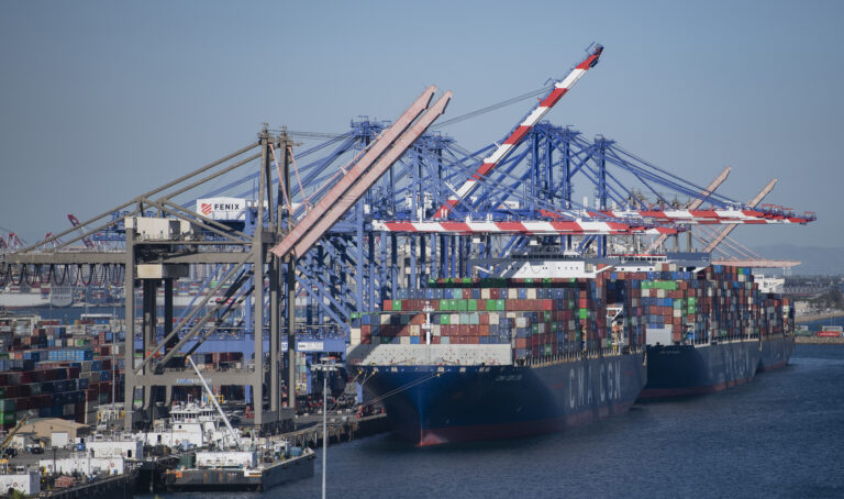 Ports start contract talks with dockworkers