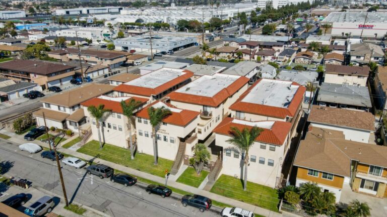 Hawthorne Apartments Sell for $27M