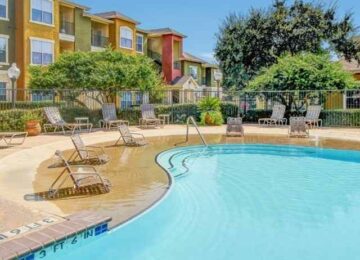 Cottonwood Buys Texas Apartments