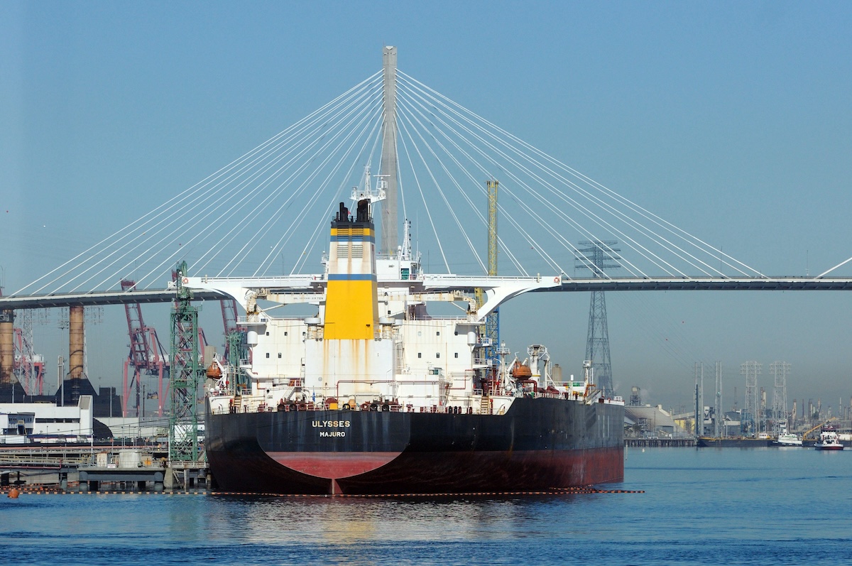 Record Cargo Volumes at Los Angeles and Long Beach Ports Ahead of Holiday Season